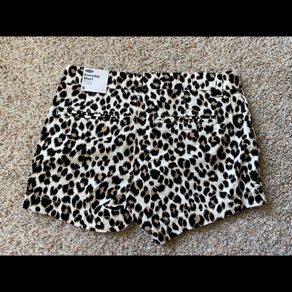 Old navy leopard shorts size 6